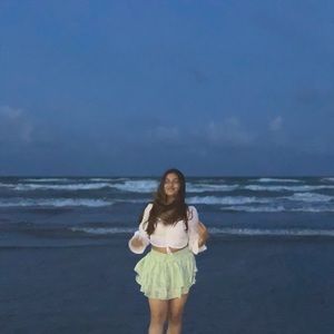 Meet your Posher, Abigail